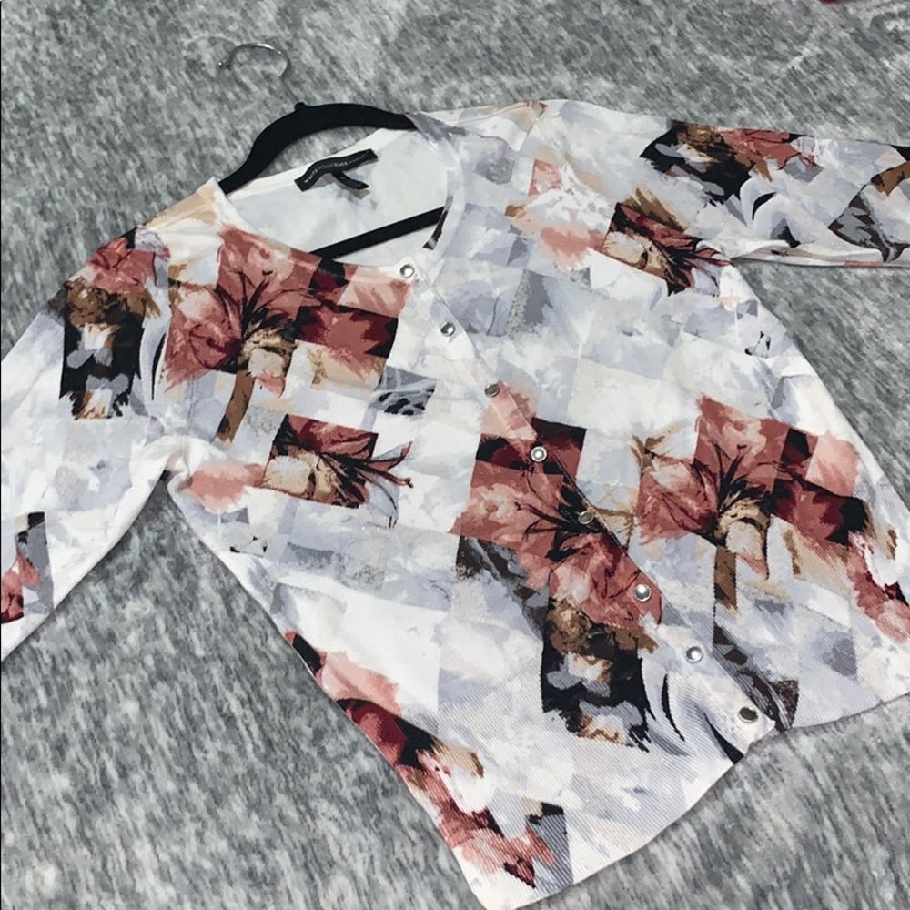 Beautiful Sweater from WHITE HOUSE BLACK MARKET 🌺